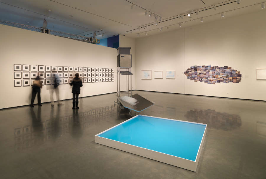 view exhibition image