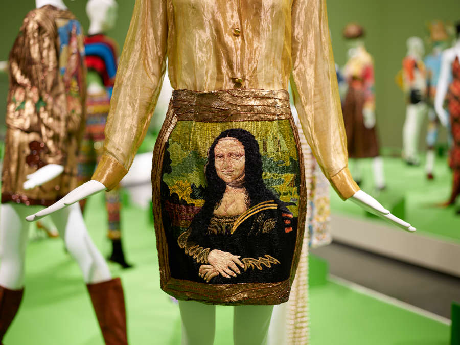 view exhibition image