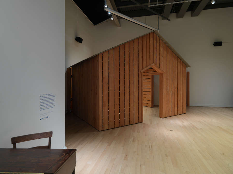 view exhibition image