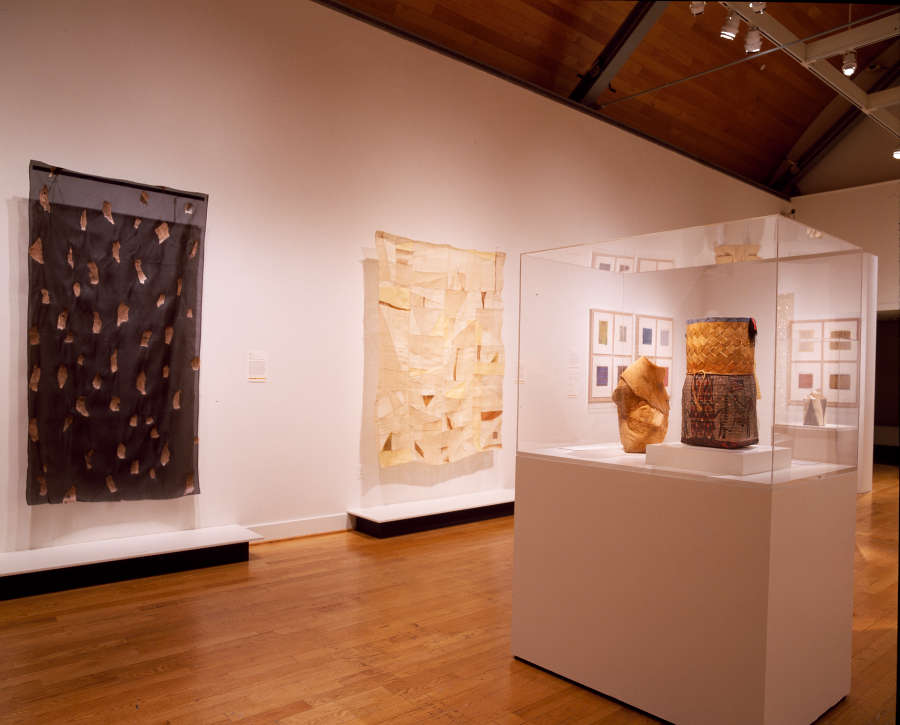 view exhibition image