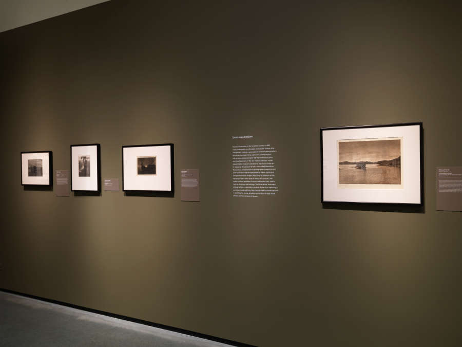view exhibition image