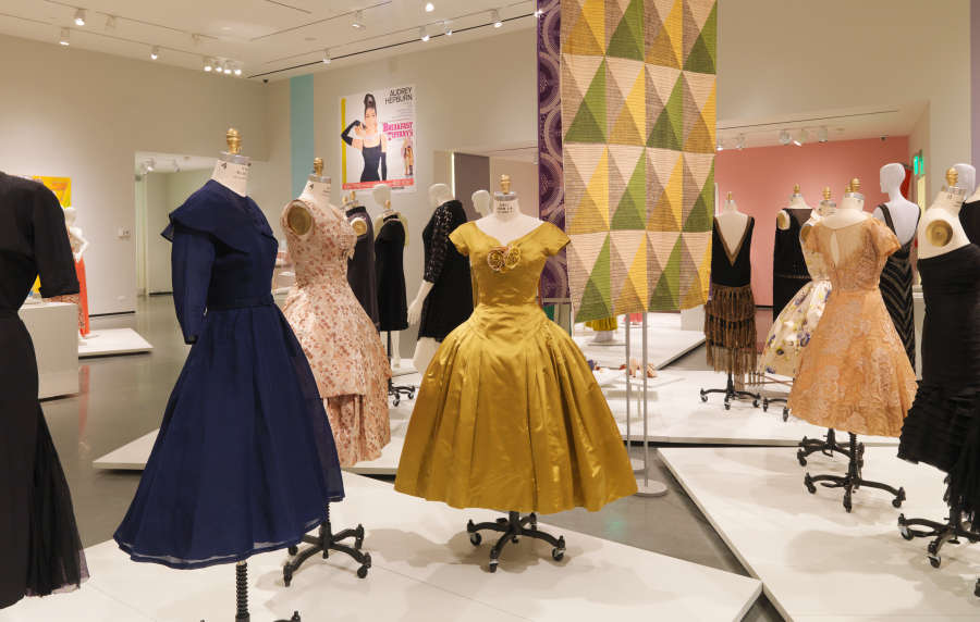 view exhibition image