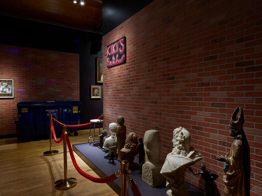 view exhibition image
