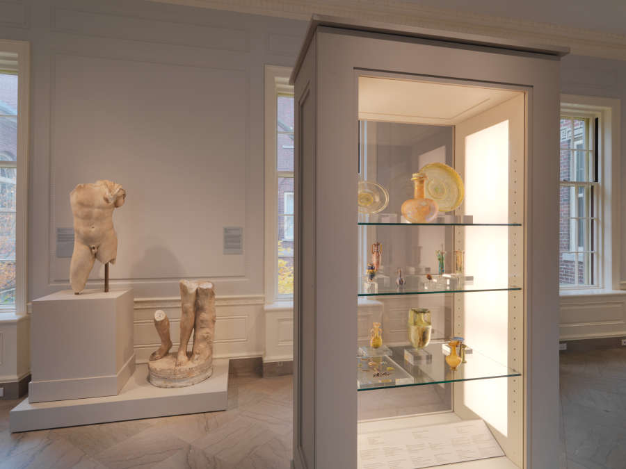 view exhibition image