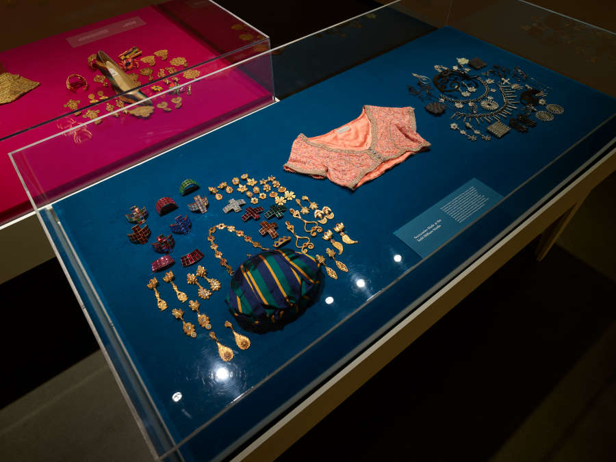 view exhibition image