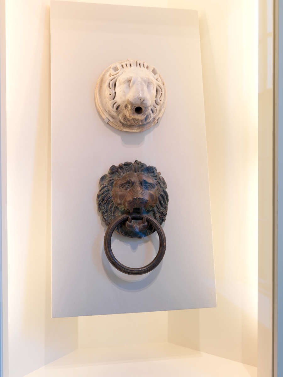 view exhibition image