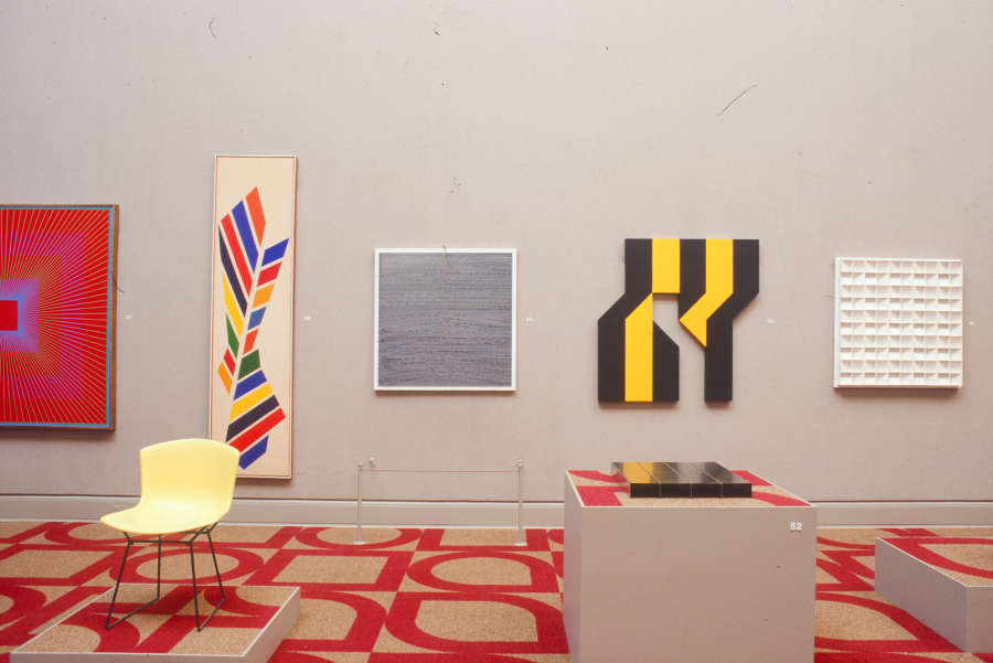 view exhibition image