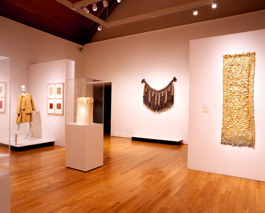 view exhibition image