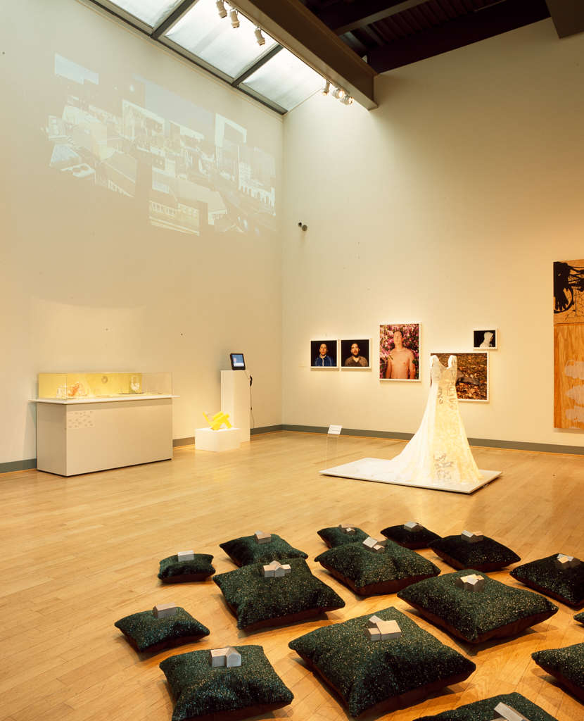 view exhibition image