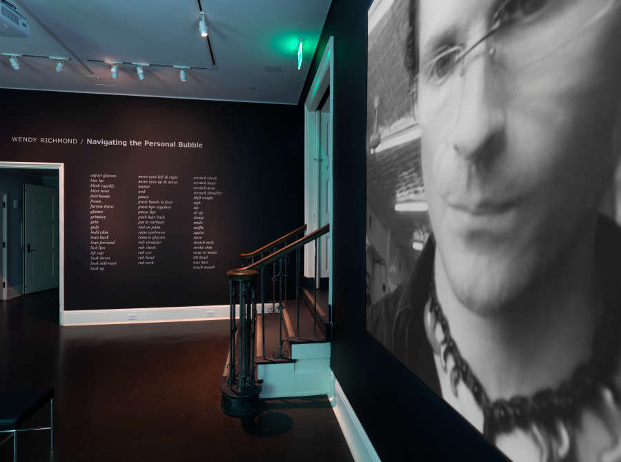 view exhibition image