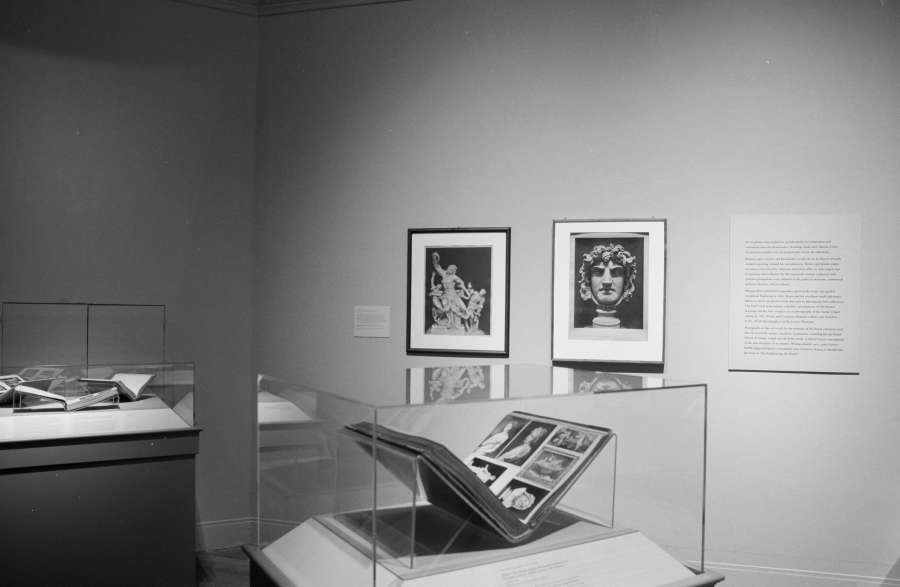 view exhibition image