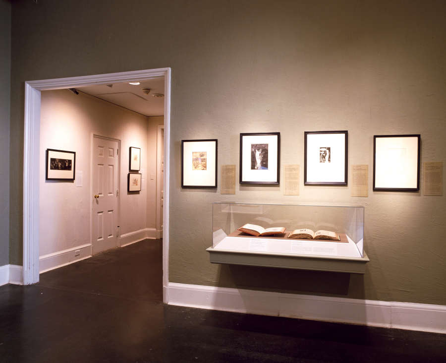 view exhibition image