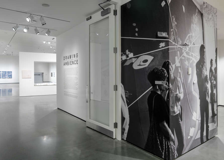 view exhibition image