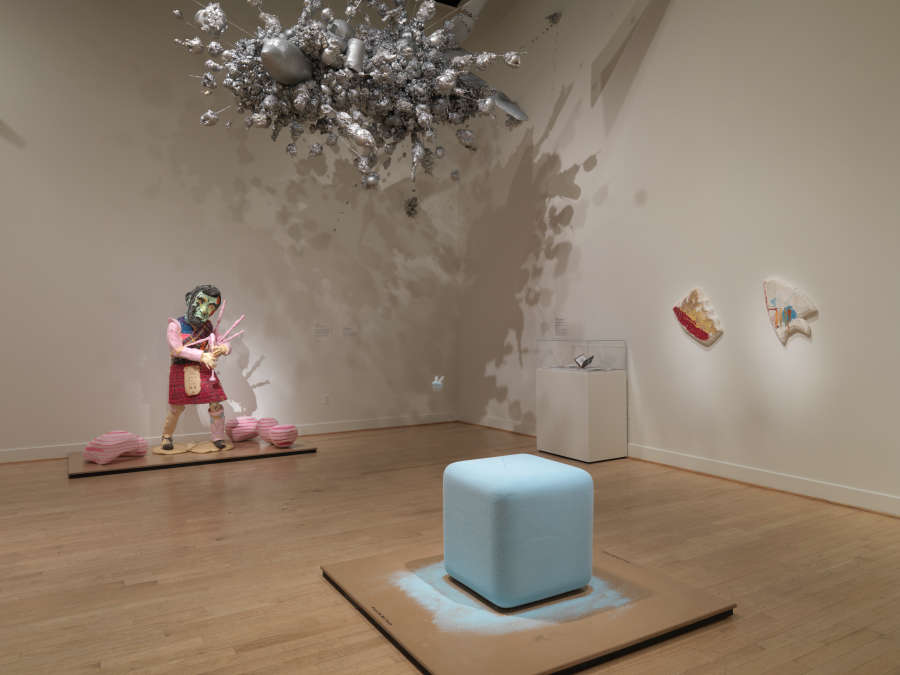 view exhibition image